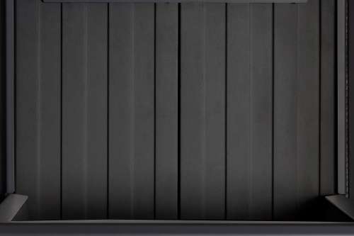 Камин МАДРИД на дровнике Гигант справа черный шамот подовый